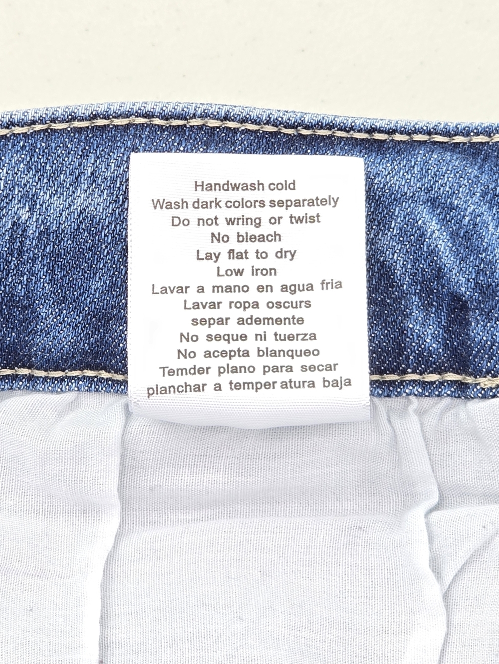 Judy Blue Mid-Rise Distressed Cropped Jeans Frayed Ridge Hem Size 16W - Picture 9 of 9